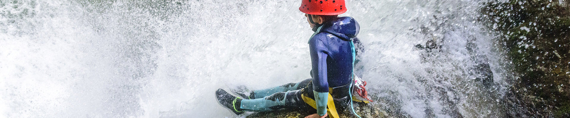 Découverte, perfectionnement du canyoning avec Ecoguide Aventure partout en auvergne et en france